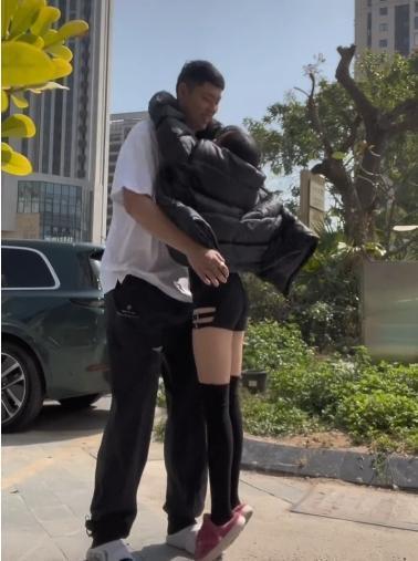 eZpZG, FWSkX, 的女朋友 eZpZG, FWSkX, 的女朋友